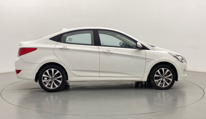 2016 Hyundai Verna FLUIDIC 1.6 VTVT SX AT, Petrol, Automatic, 29,406 km, Right Side View