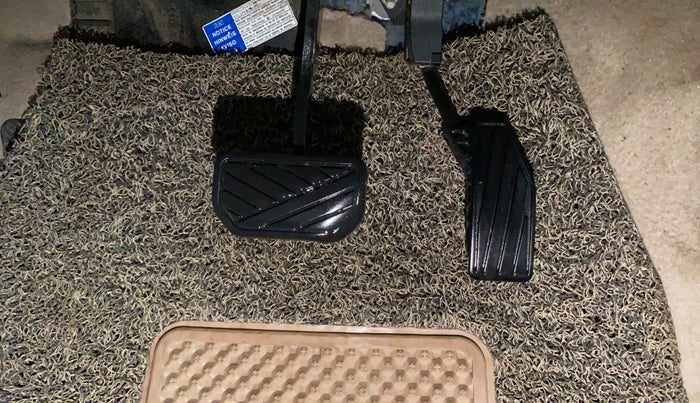 2018 Maruti Dzire VXI AMT, Petrol, Automatic, 63,854 km, Pedals