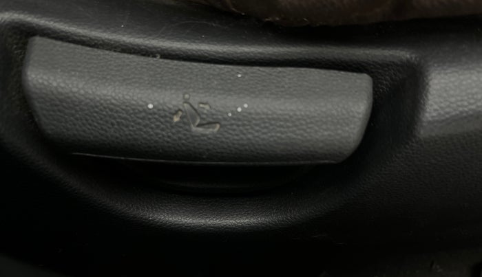 2019 Hyundai Xcent S 1.2, Petrol, Manual, 31,094 km, Driver Side Adjustment Panel