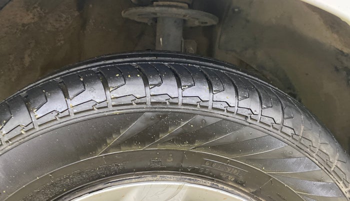 2023 Maruti Dzire VXI, Petrol, Manual, 66,825 km, Right Front Tyre Tread
