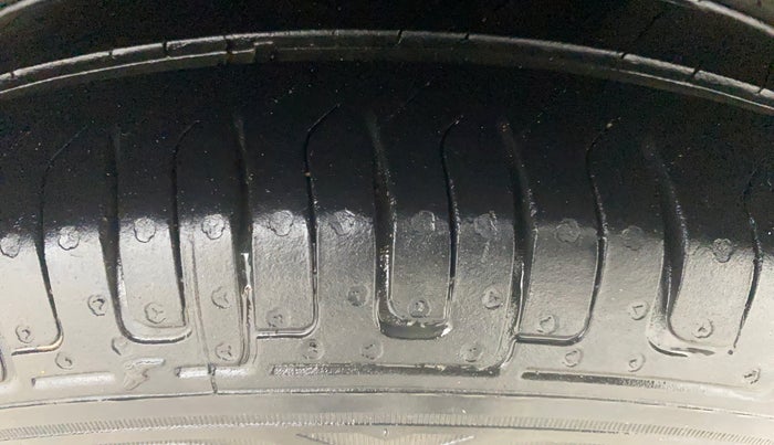 2013 Maruti Swift LXI, Petrol, Manual, 56,724 km, Left Rear Tyre Tread