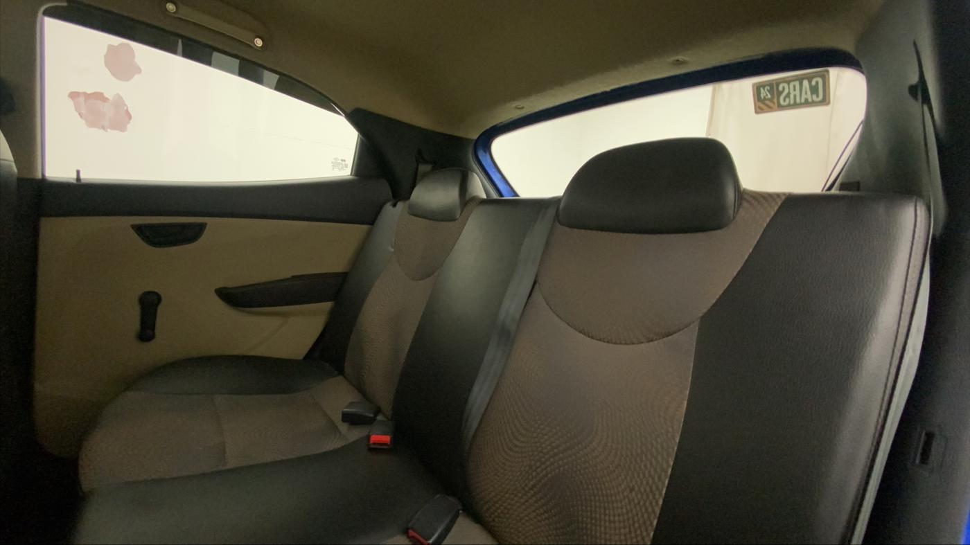 2015 Hyundai Eon MAGNA +, Petrol, Manual, 50,126 km, Right Side Rear Door Cabin