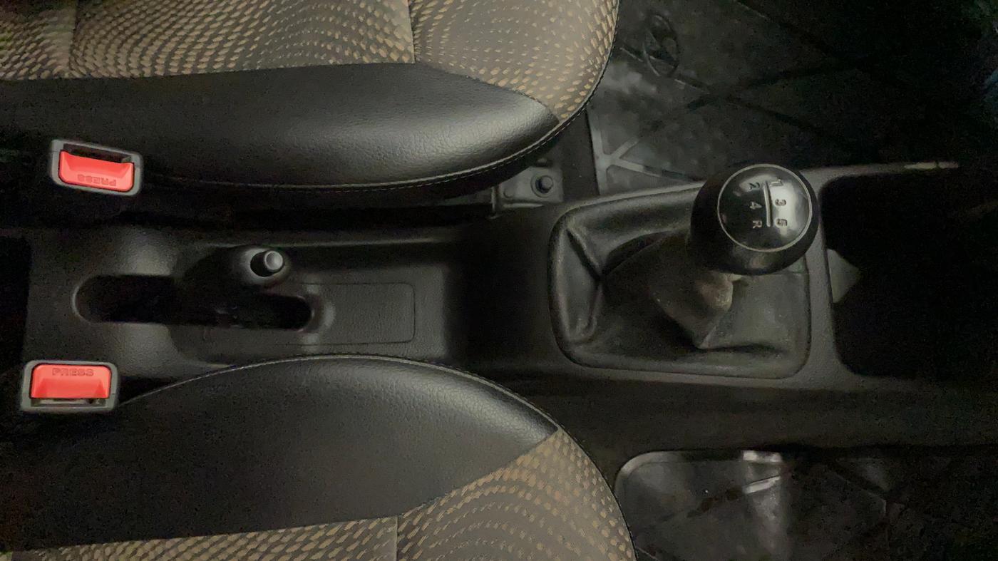 2015 Hyundai Eon MAGNA +, Petrol, Manual, 50,126 km, Gear Lever