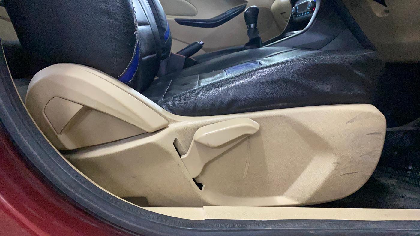 2018 Ford Figo Aspire TITANIUM 1.2 PETROL, Petrol, Manual, 45,715 km, Driver Side Adjustment Panel