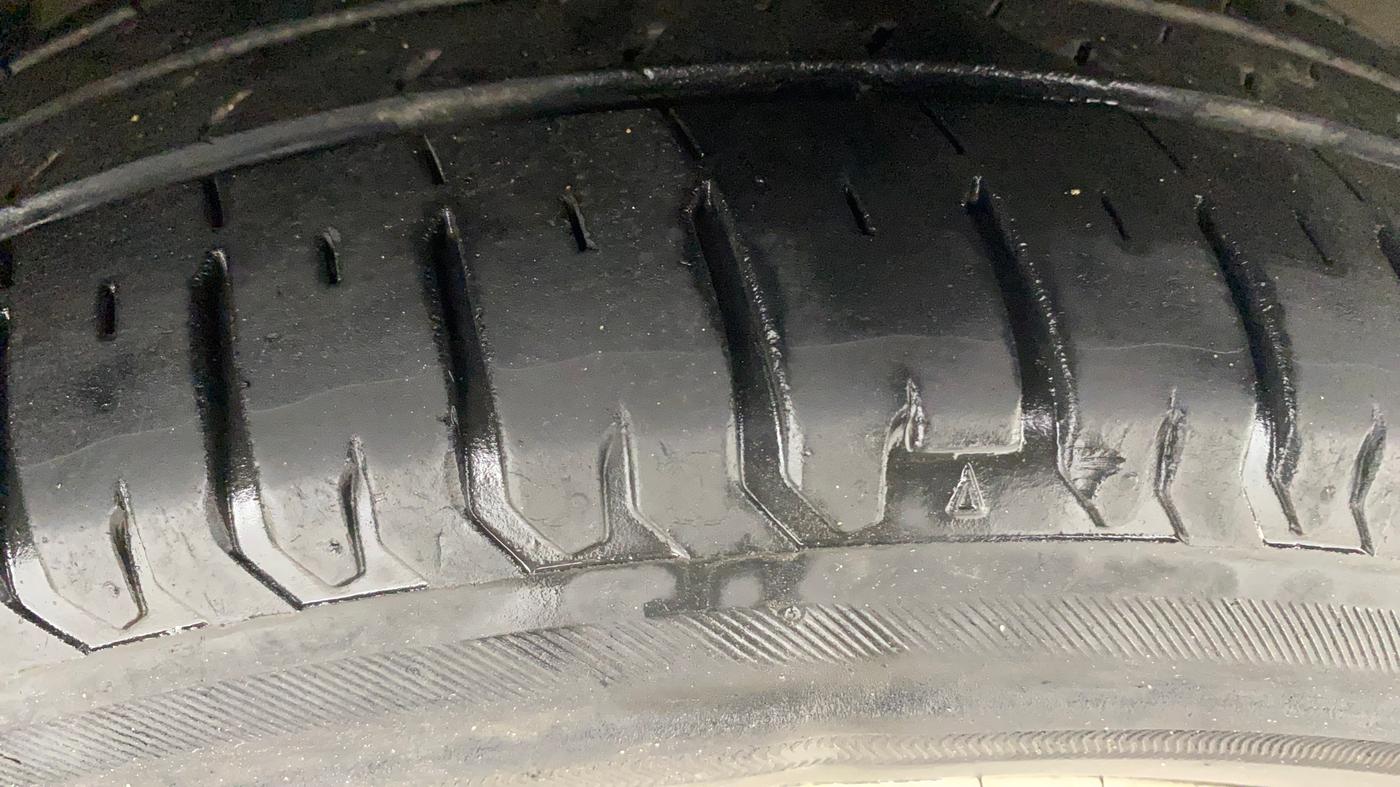 2016 Tata Zest XT PETROL, Petrol, Manual, 81,657 km, Right Front Tyre Tread