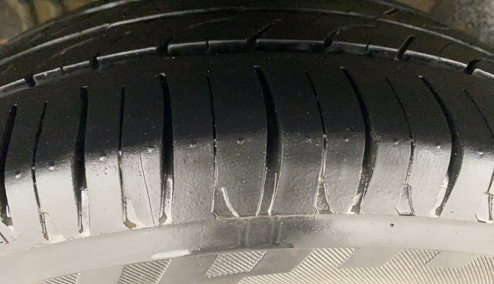 2016 Tata Zest XT PETROL, Petrol, Manual, 81,633 km, Right Rear Tyre Tread