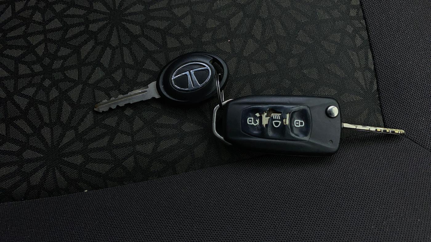 2016 Tata Zest XT PETROL, Petrol, Manual, 81,657 km, Key Close Up