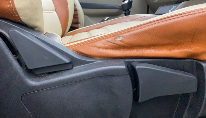 2024 Renault TRIBER RXZ, Petrol, Manual, 51,144 km, Driver Side Adjustment Panel