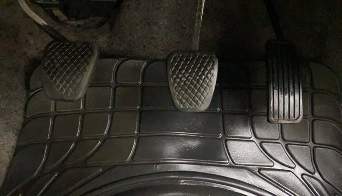 2013 Honda Brio S MT, Petrol, Manual, 96,095 km, Pedals