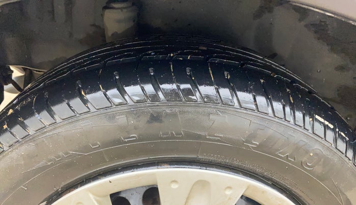 2013 Honda Brio S MT, Petrol, Manual, 96,095 km, Right Rear Tyre Tread