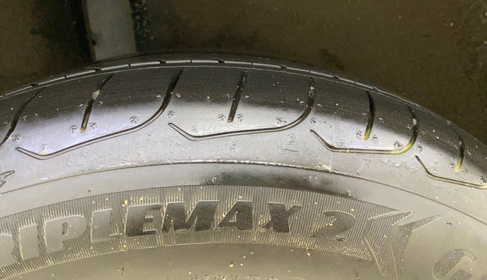 2016 Ford Ecosport TITANIUM 1.5L PETROL AT, Petrol, Automatic, 45,015 km, Right Rear Tyre Tread