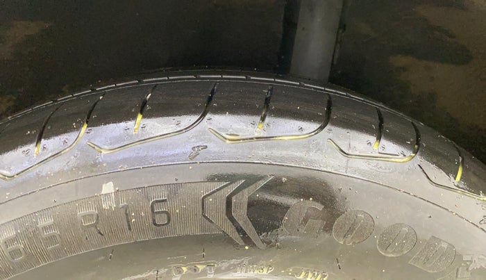 2016 Ford Ecosport TITANIUM 1.5L PETROL AT, Petrol, Automatic, 45,015 km, Left Rear Tyre Tread