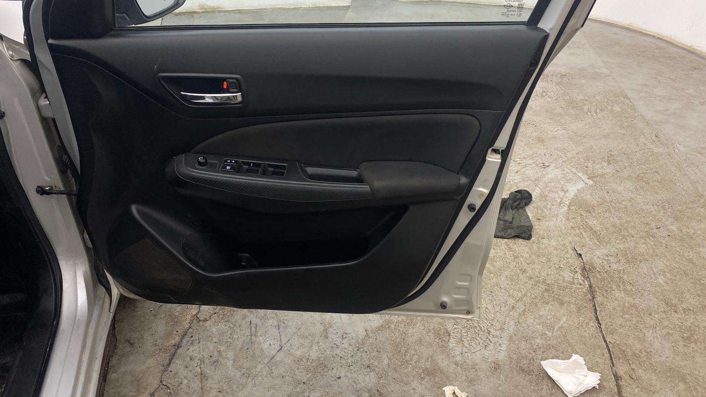2023 Maruti Swift VXI CNG, CNG, Manual, 91,940 km, Driver Side Door Panels Control