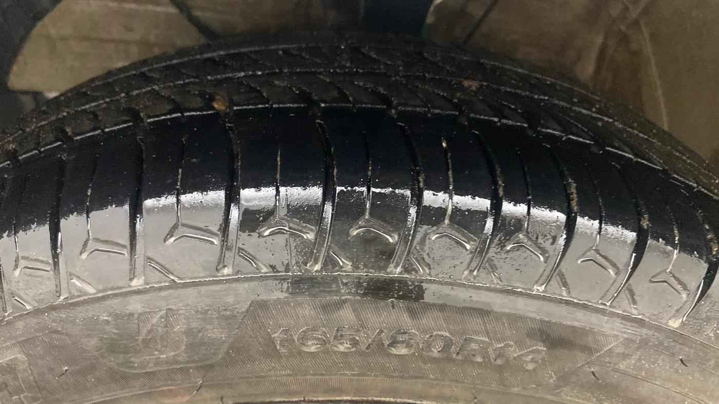 2023 Maruti Swift VXI CNG, CNG, Manual, 91,940 km, Left Front Tyre Tread