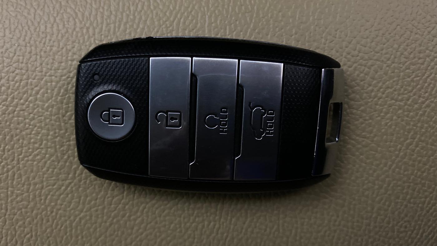 2021 KIA SONET HTX 1.0 IMT, Petrol, Manual, 27,179 km, Key Close Up
