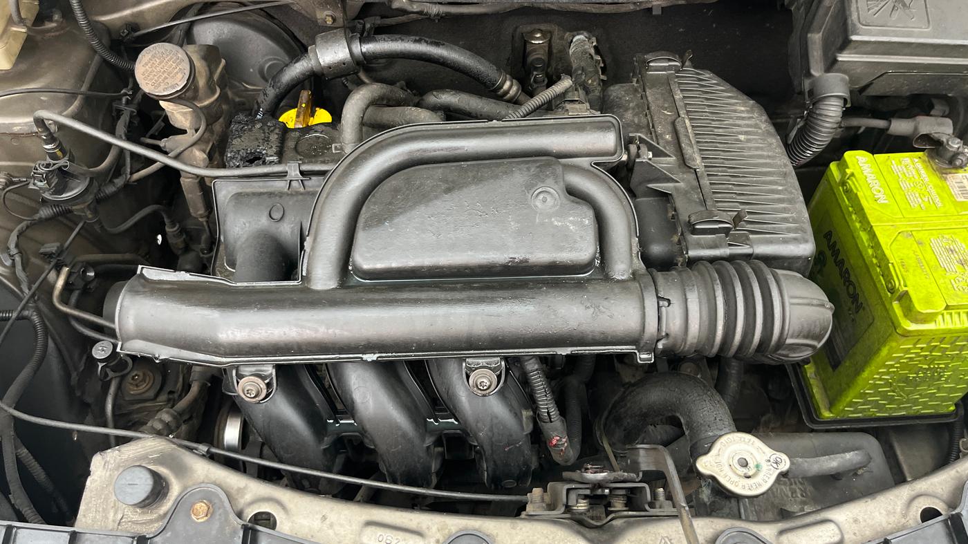 2017 Renault Kwid RXT 1.0 (O), Petrol, Manual, 1,35,973 km, Engine View