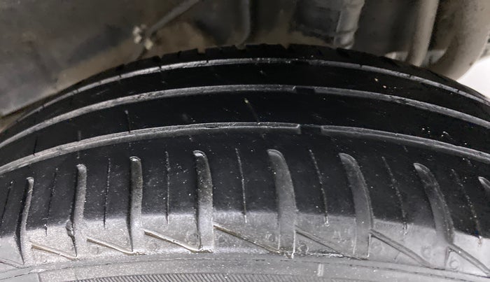 2016 Datsun Go Plus T, Petrol, Manual, 75,914 km, Left Rear Tyre Tread