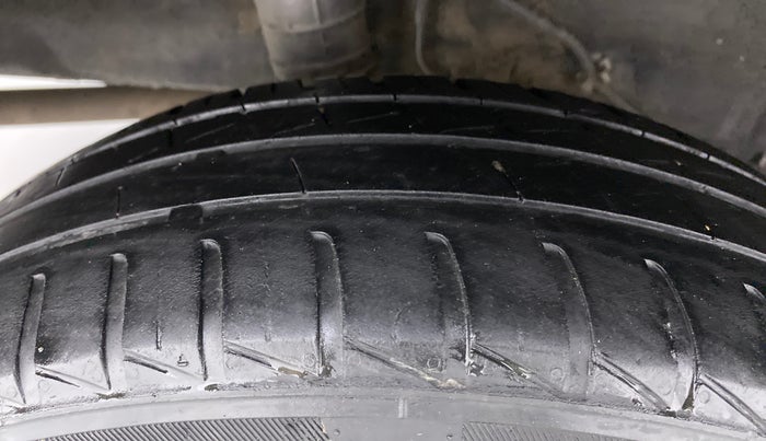 2016 Datsun Go Plus T, Petrol, Manual, 75,914 km, Right Rear Tyre Tread