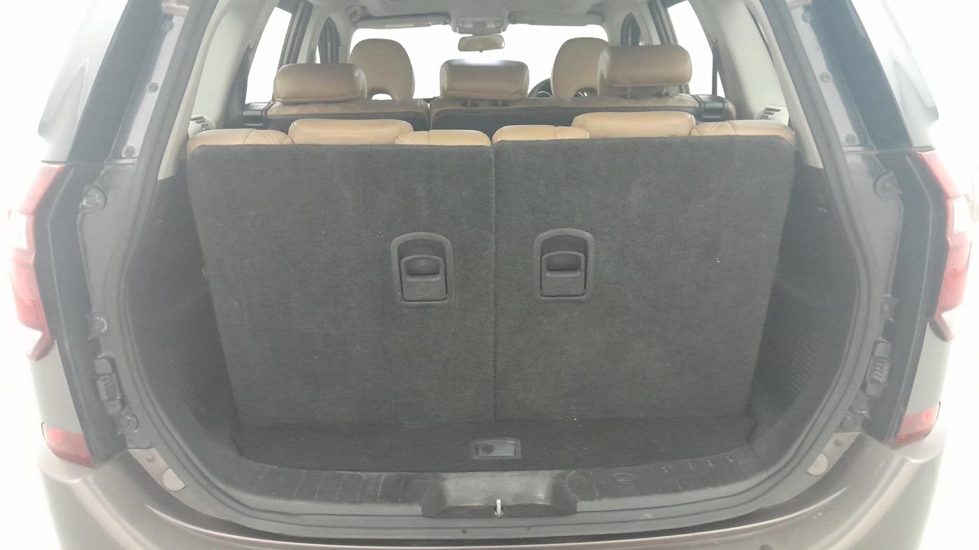 2018 Mahindra XUV500 W11 AT, Diesel, Automatic, 61,563 km, Boot Inside