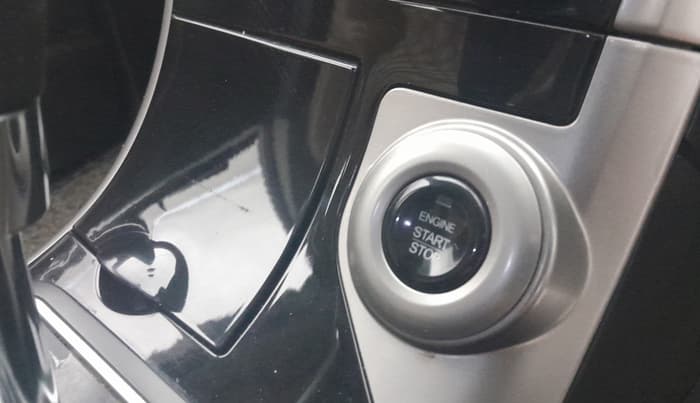 2018 Mahindra XUV500 W11 AT, Diesel, Automatic, 61,563 km, Keyless Start/ Stop Button