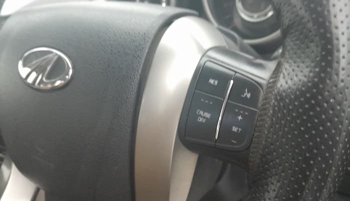 2018 Mahindra XUV500 W11 AT, Diesel, Automatic, 61,563 km, Adaptive Cruise Control