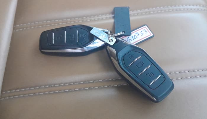2018 Mahindra XUV500 W11 AT, Diesel, Automatic, 61,563 km, Key Close Up