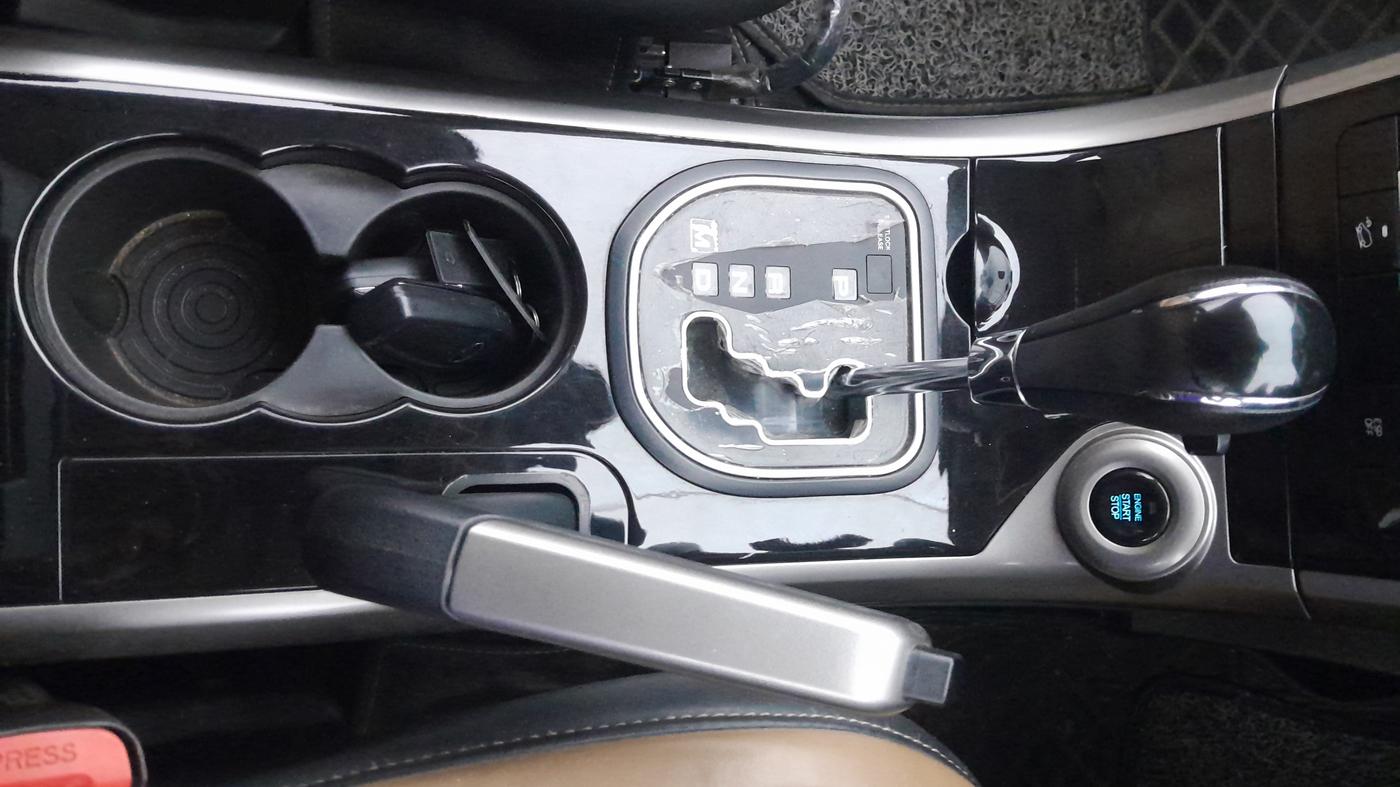 2018 Mahindra XUV500 W11 AT, Diesel, Automatic, 61,563 km, Gear Lever