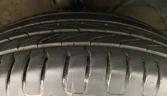 2017 Maruti Baleno DELTA CVT PETROL 1.2, Petrol, Automatic, 38,775 km, Right Front Tyre Tread