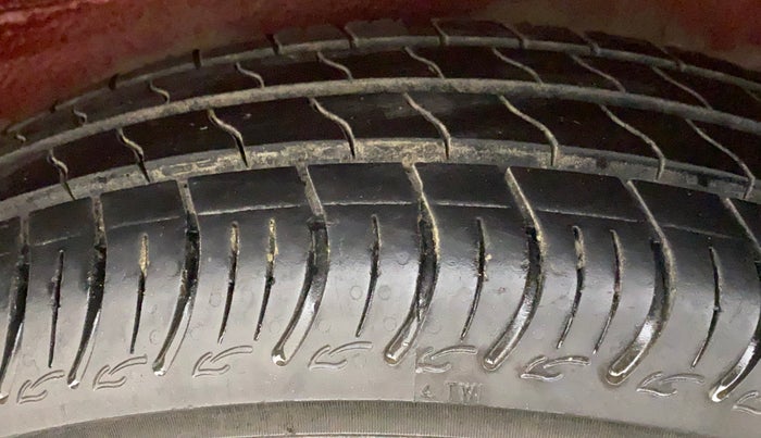 2014 Maruti Wagon R 1.0 VXI, Petrol, Manual, 79,204 km, Left Rear Tyre Tread