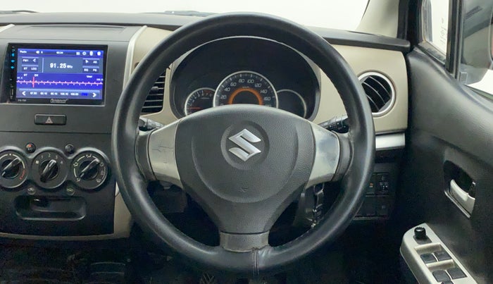 2014 Maruti Wagon R 1.0 VXI, Petrol, Manual, 79,204 km, Steering Wheel Close Up