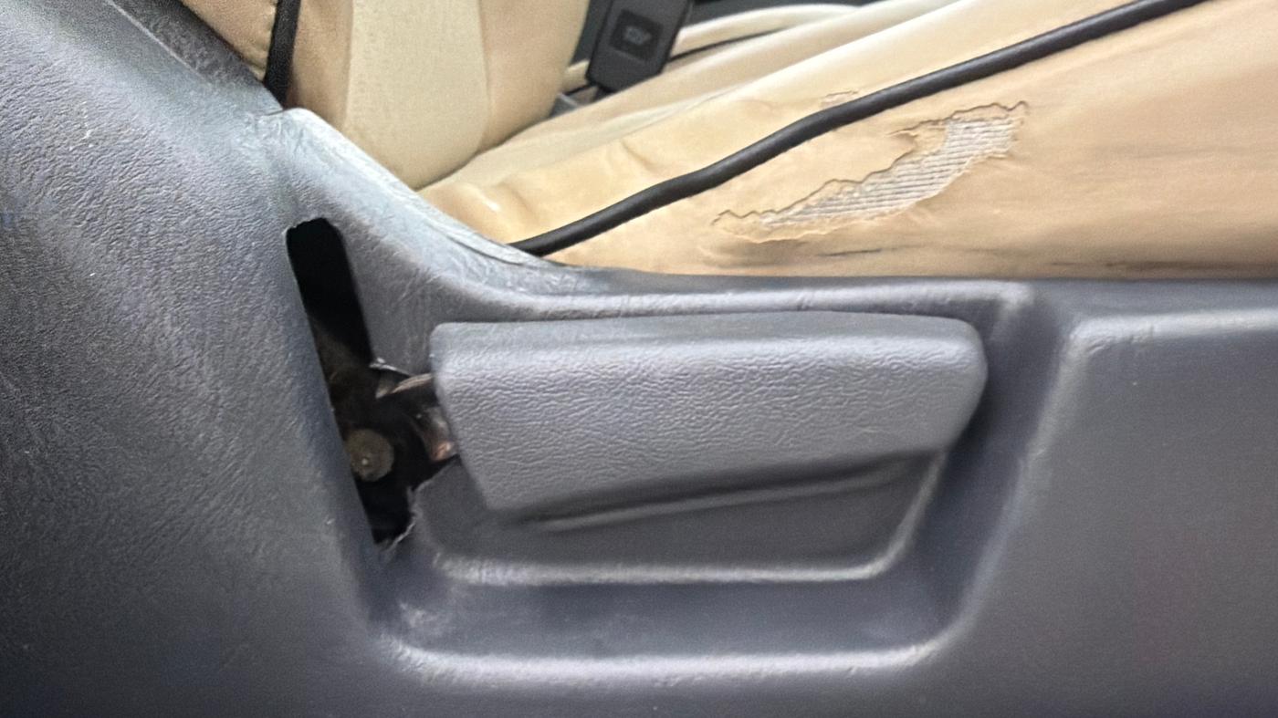 2018 Maruti Alto K10 LXI, Petrol, Manual, 43,248 km, Driver Side Adjustment Panel