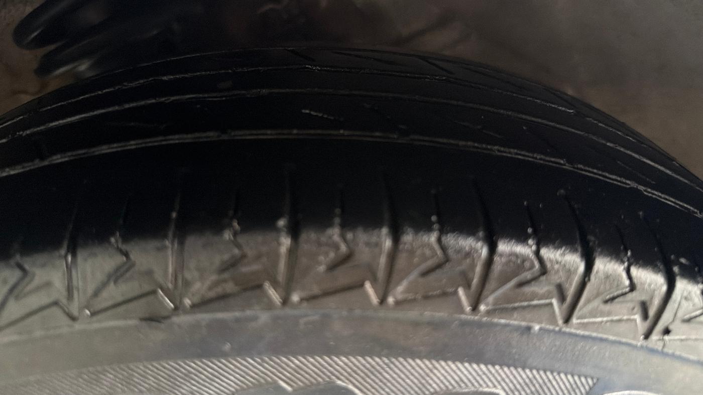 2018 Maruti Alto K10 LXI, Petrol, Manual, 43,248 km, Left Front Tyre Tread