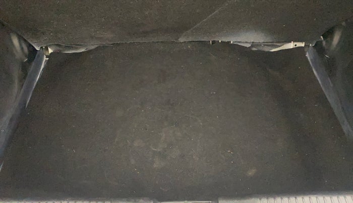 2021 Maruti Swift VXI, Petrol, Manual, 25,384 km, Boot Inside