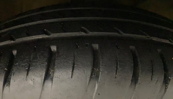 2021 Maruti Swift VXI, Petrol, Manual, 25,384 km, Right Front Tyre Tread