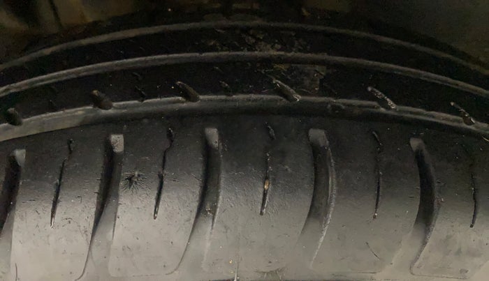 2021 Maruti Swift VXI, Petrol, Manual, 25,384 km, Right Rear Tyre Tread