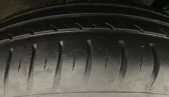 2021 Maruti Swift VXI, Petrol, Manual, 25,384 km, Left Rear Tyre Tread