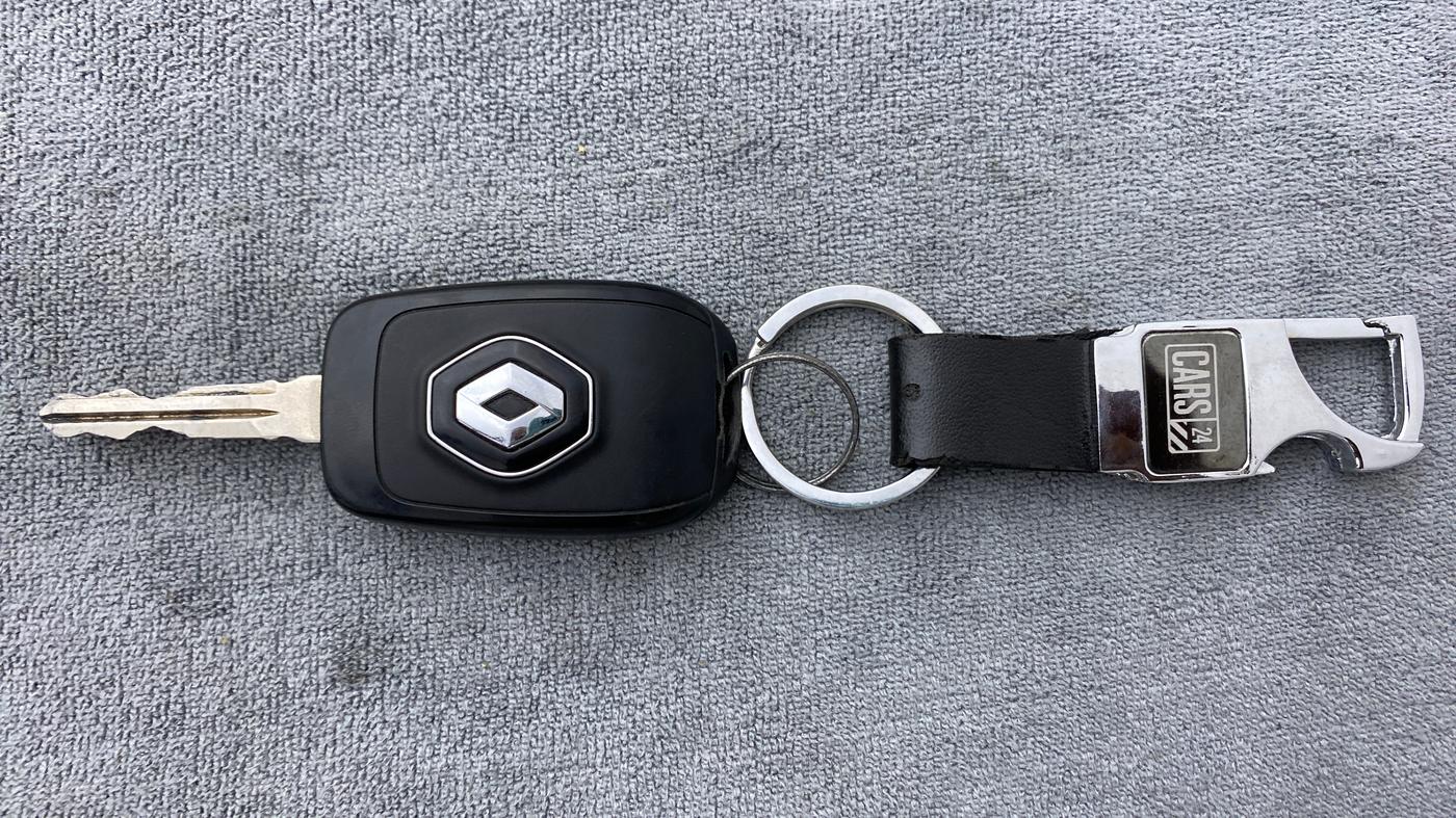 2020 Renault TRIBER RXE MT PETROL, Petrol, Manual, 7,008 km, Key Close Up