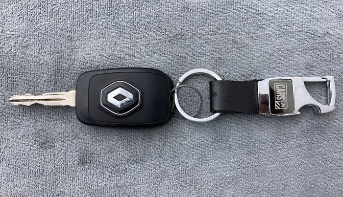 2020 Renault TRIBER RXE MT PETROL, Petrol, Manual, 7,008 km, Key Close Up