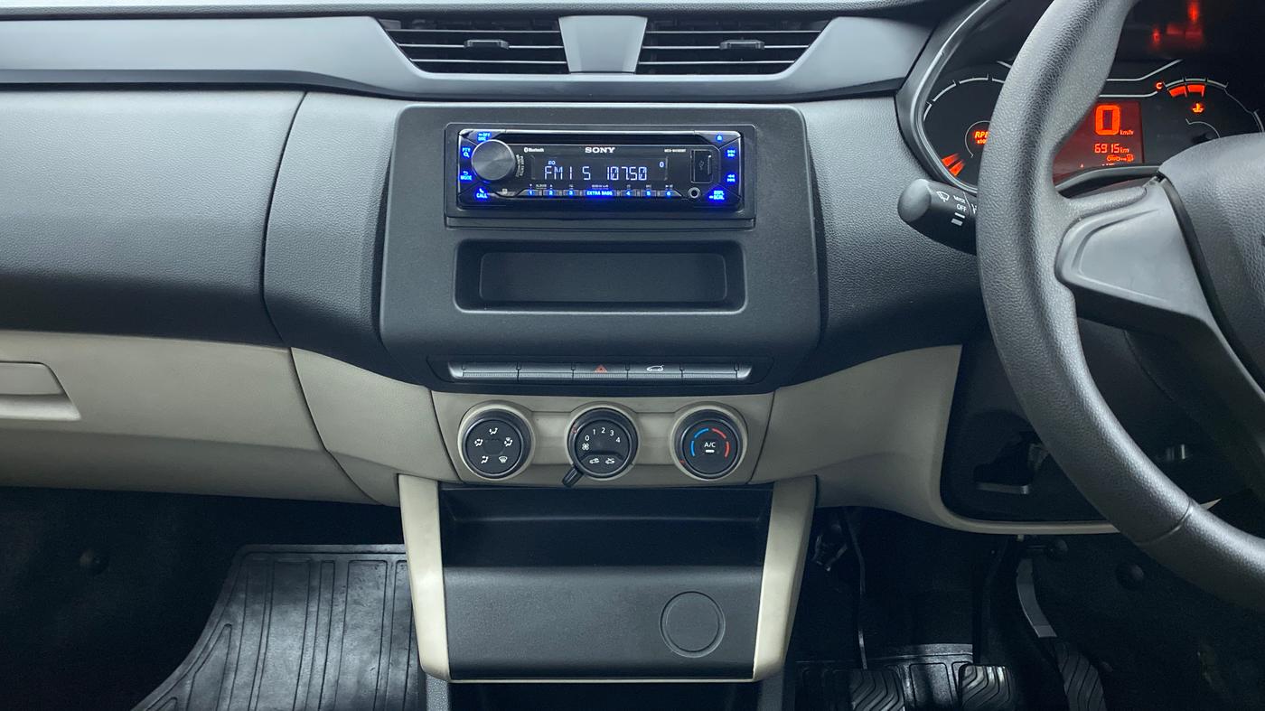 2020 Renault TRIBER RXE MT PETROL, Petrol, Manual, 7,008 km, Air Conditioner