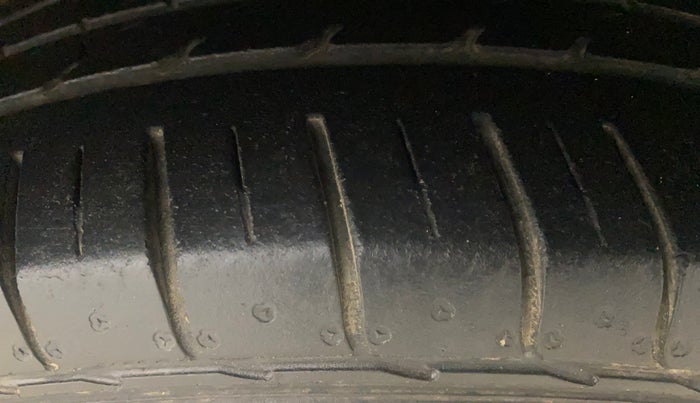 2022 KIA SELTOS HTX 1.5 PETROL, Petrol, Manual, 37,145 km, Right Front Tyre Tread