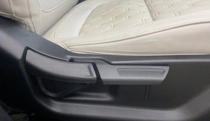 2022 KIA SELTOS HTX 1.5 PETROL, Petrol, Manual, 37,145 km, Driver Side Adjustment Panel