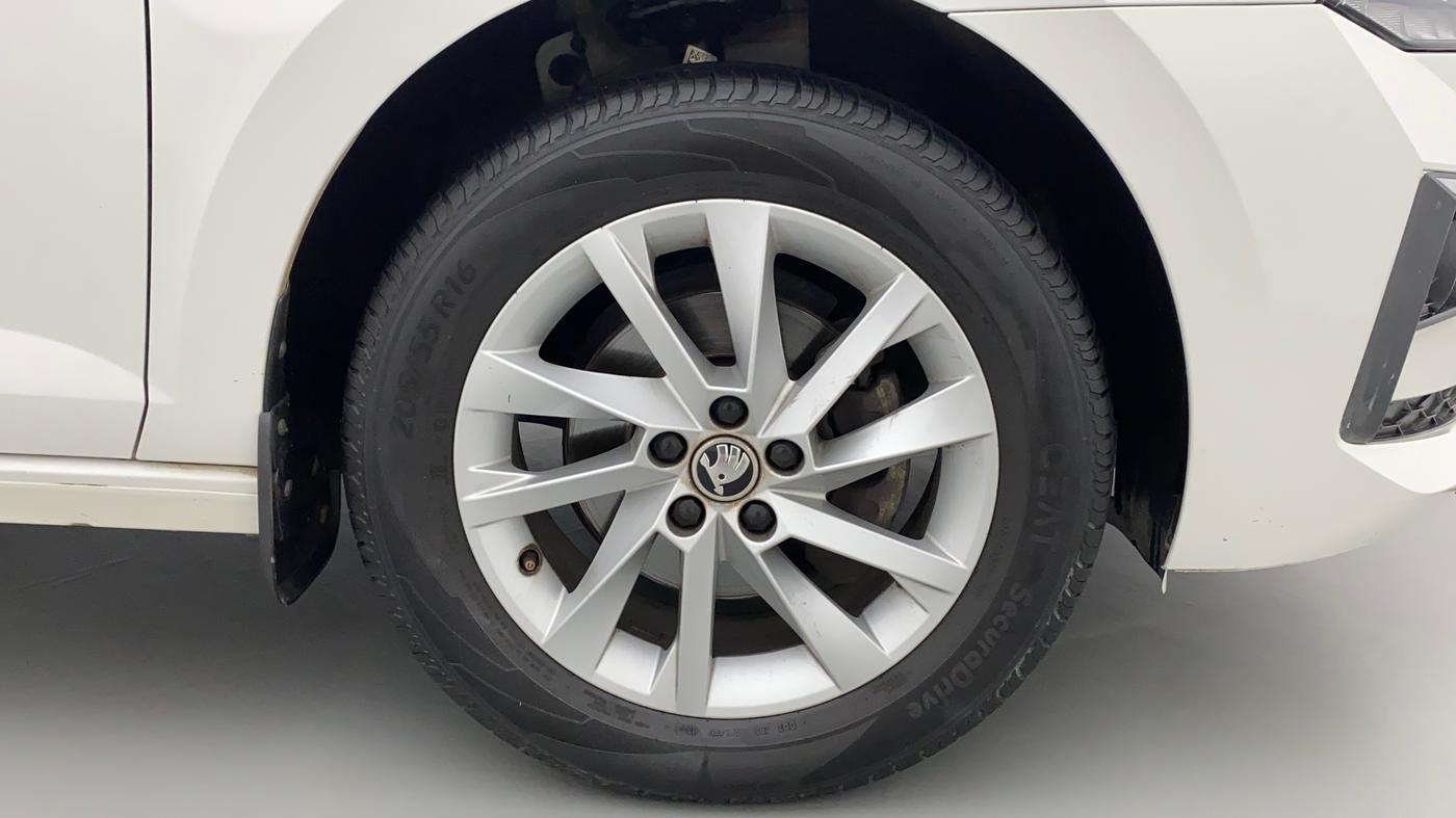 2022 Skoda SLAVIA AMBITION 1.0L TSI AT, Petrol, Automatic, 23,405 km, Right Front Wheel