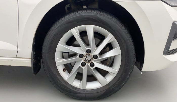 2022 Skoda SLAVIA AMBITION 1.0L TSI AT, Petrol, Automatic, 23,405 km, Right Front Wheel