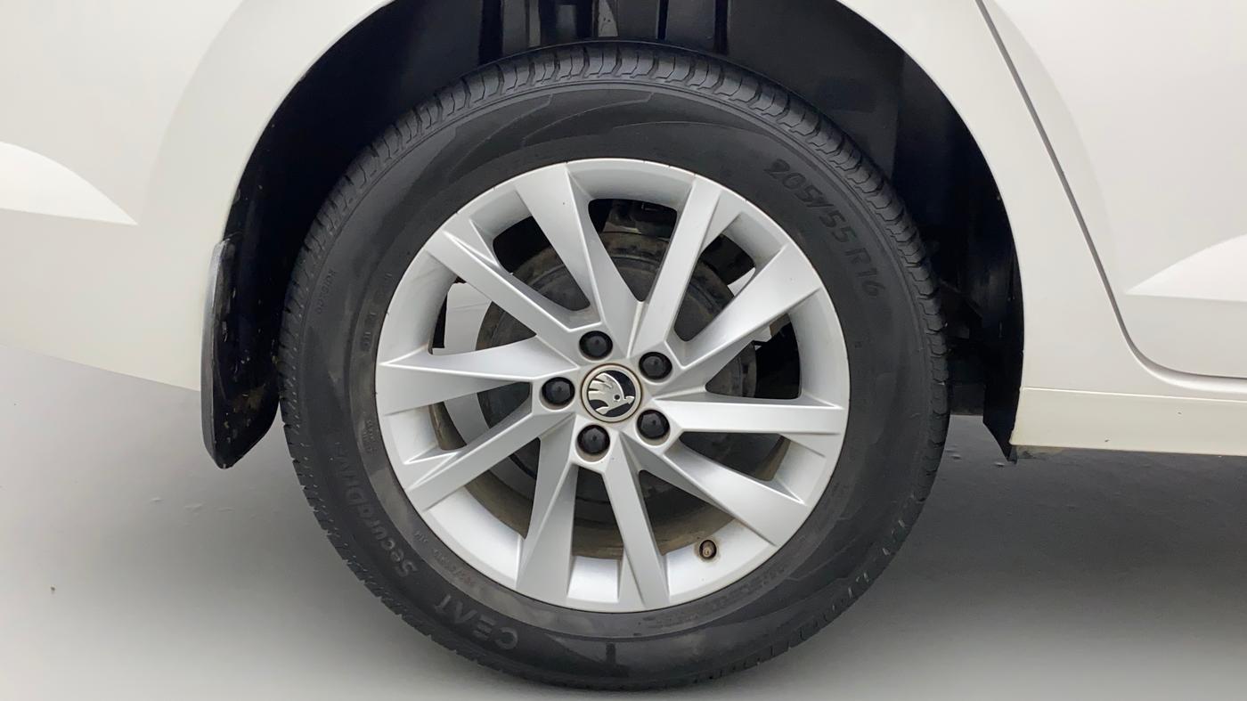 2022 Skoda SLAVIA AMBITION 1.0L TSI AT, Petrol, Automatic, 23,405 km, Right Rear Wheel