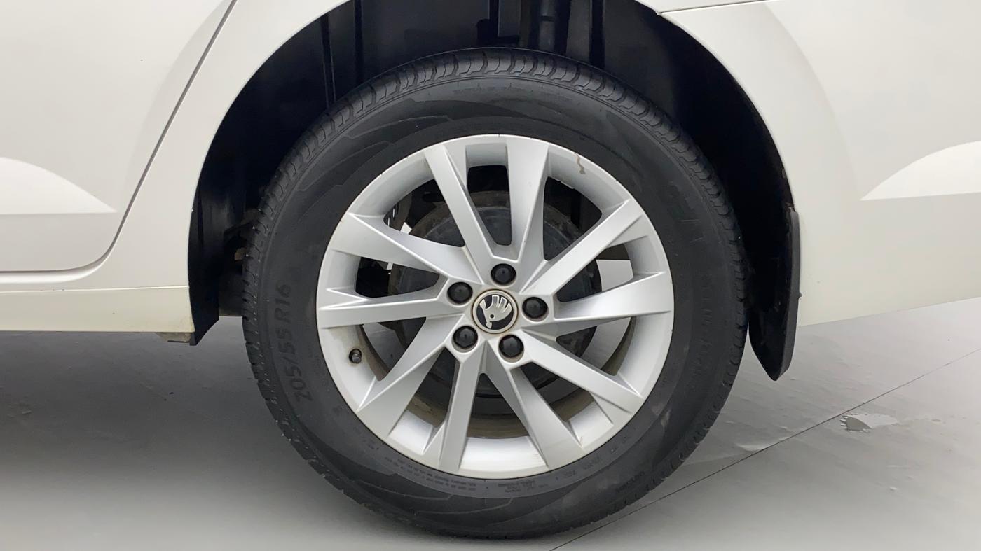 2022 Skoda SLAVIA AMBITION 1.0L TSI AT, Petrol, Automatic, 23,405 km, Left Rear Wheel