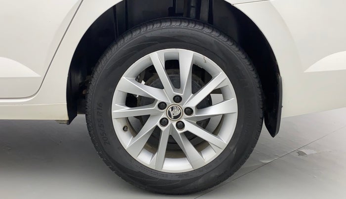 2022 Skoda SLAVIA AMBITION 1.0L TSI AT, Petrol, Automatic, 23,405 km, Left Rear Wheel