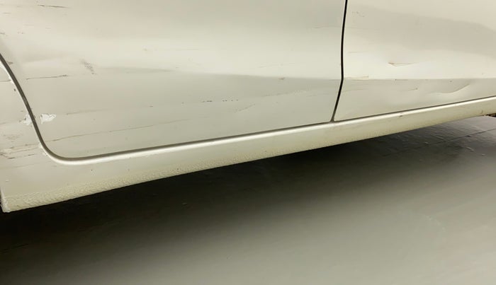 2017 Maruti Celerio VXI, Petrol, Manual, 1,18,591 km, Right running board - Minor scratches