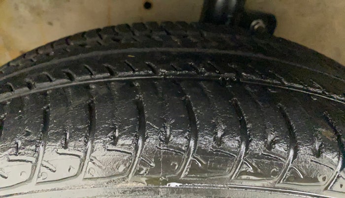 2017 Maruti Celerio VXI, Petrol, Manual, 1,18,591 km, Left Front Tyre Tread