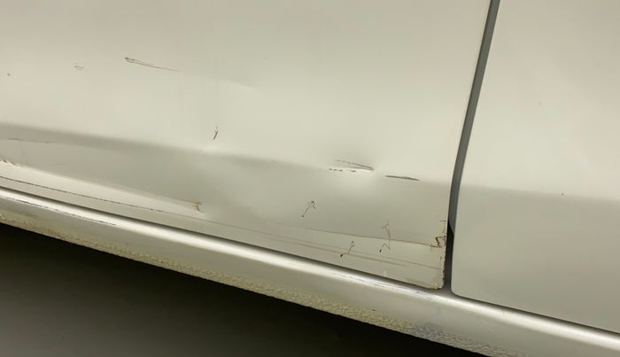2017 Maruti Celerio VXI, Petrol, Manual, 1,18,591 km, Front passenger door - Slight discoloration