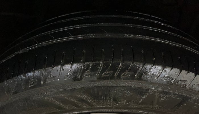 2023 Maruti BREZZA LXI S- CNG, CNG, Manual, 57,276 km, Right Front Tyre Tread